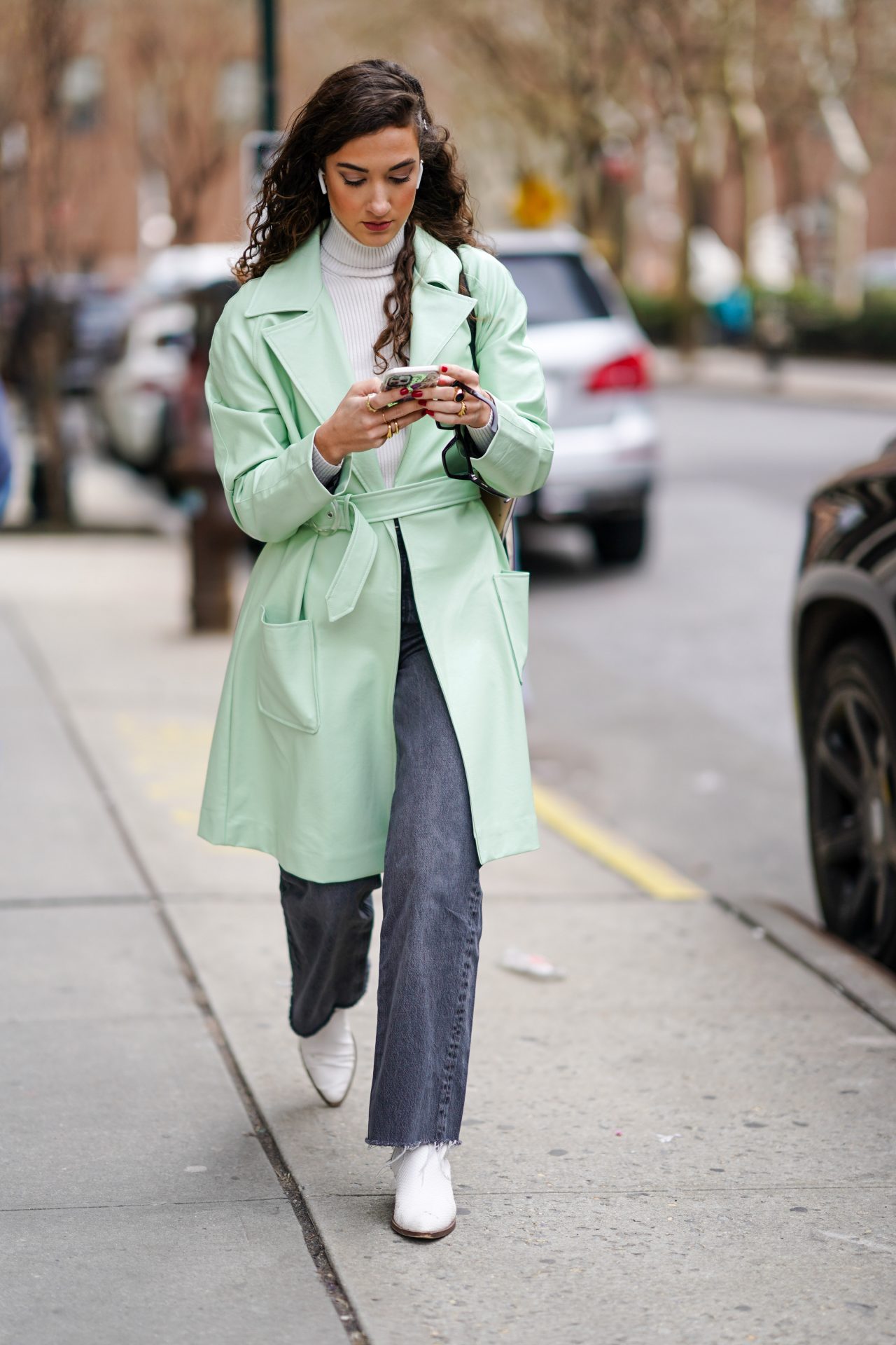 5 stylish ways to wear pastels for winter