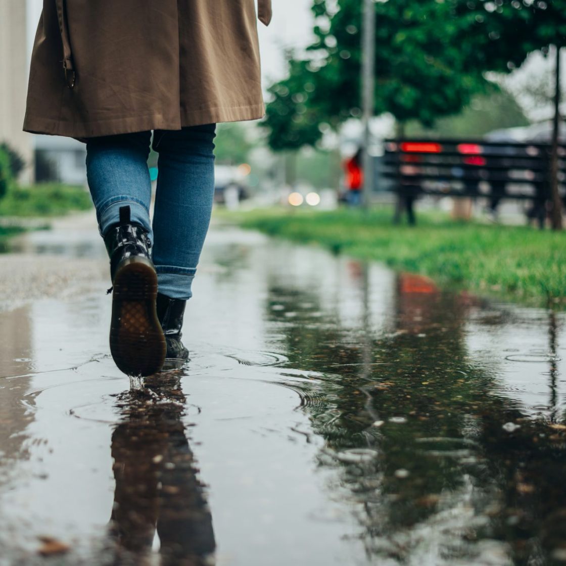 Walk In outlets The Rain