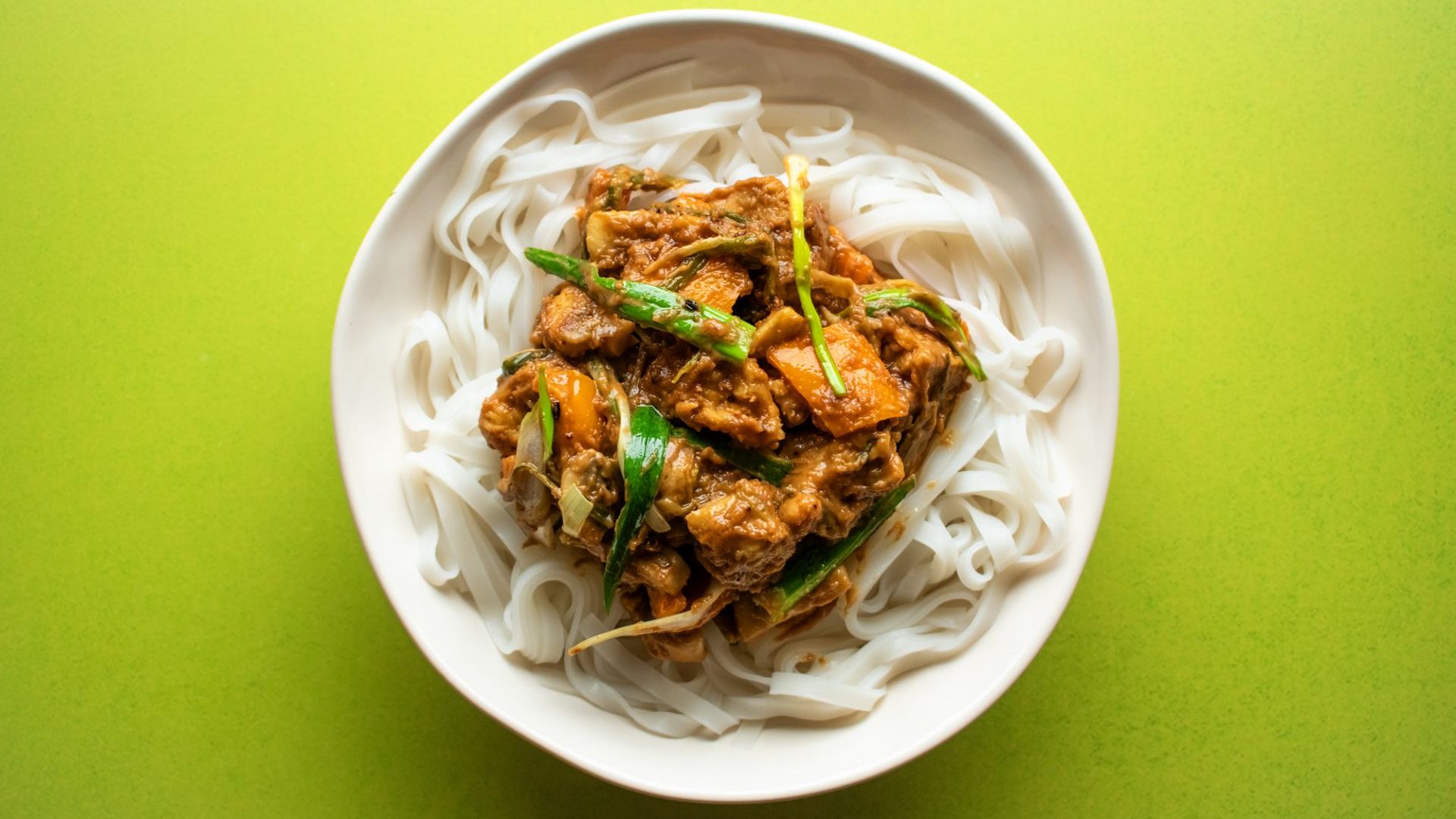 Peanut butter tempeh stir fry recipe for a protein rich lunch